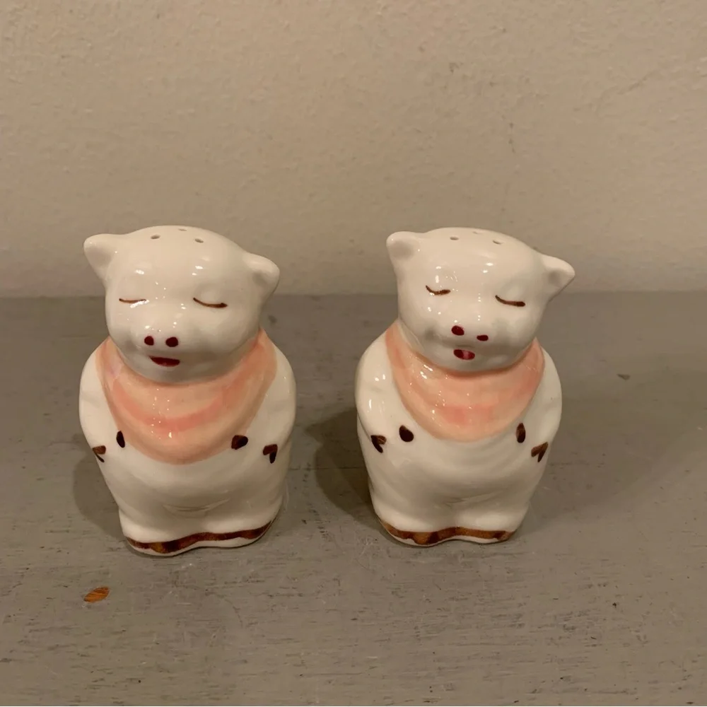 VTG Shawnee Pig Pottery Salt And Pepper Shakers